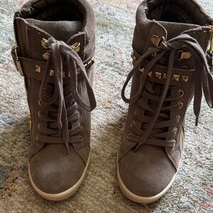 Steve Madden Brown Suede High-Top boots with Gold Accents